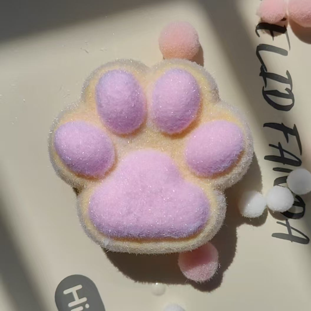 Maozhu（Adorable cat paws）